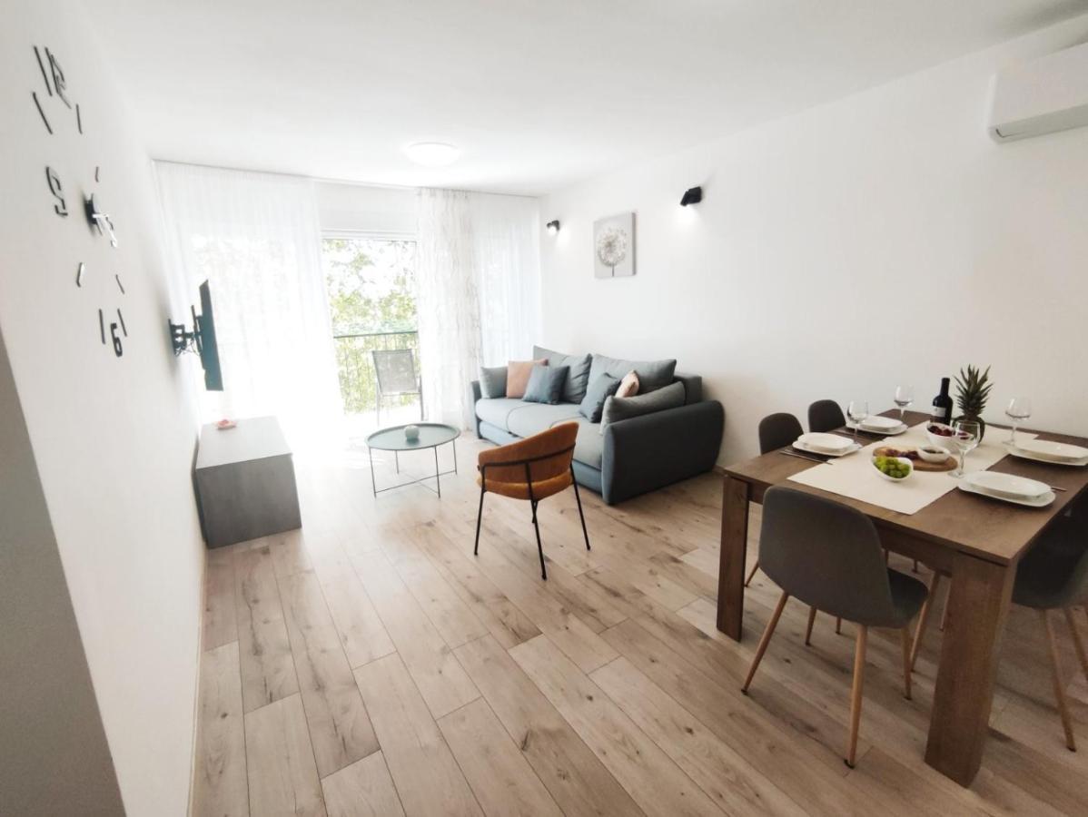 Apartman Dori Pula Buitenkant foto